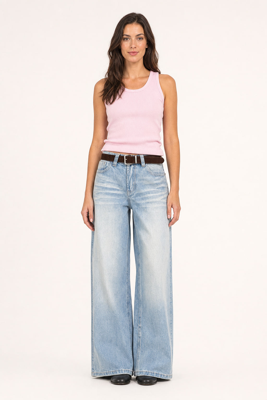 Jean large taille haute en denim délavé bleu vintage, vue de face