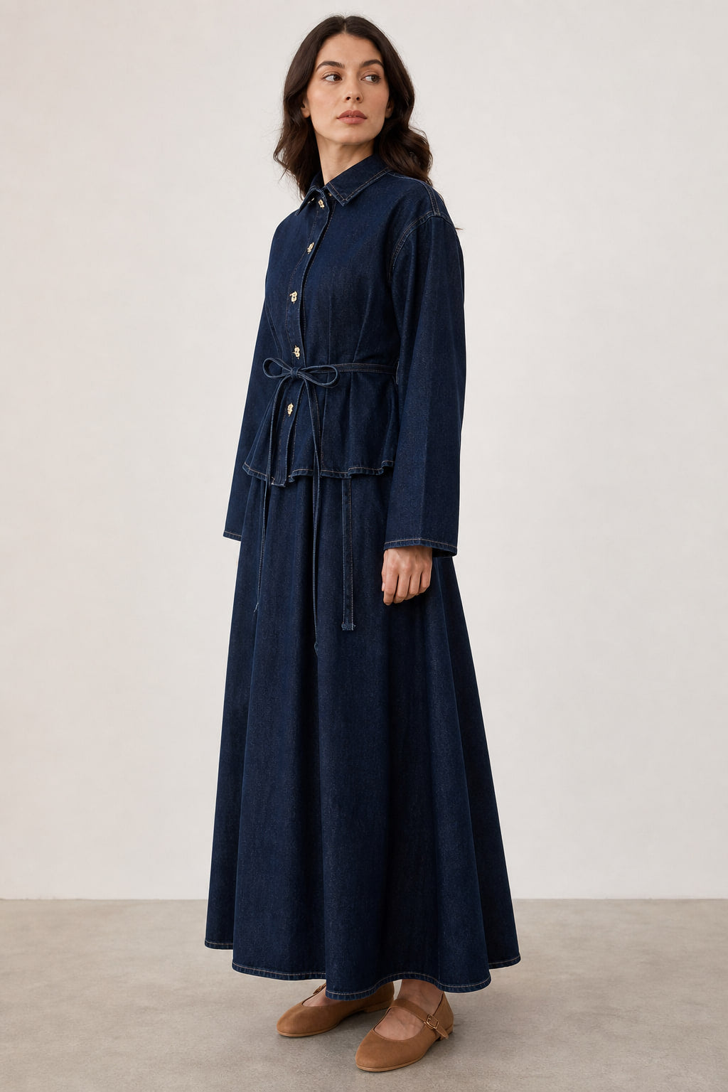 Ensemble denim veste ceinturée et jupe longue