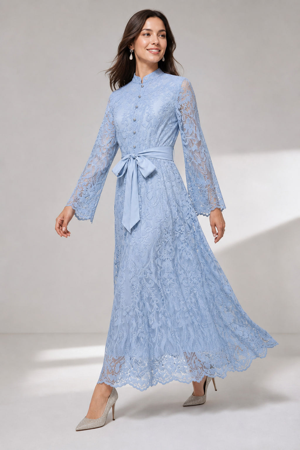 Robe longue en tulle brodé en mouvement, jupe fluide jusqu'aux chevilles