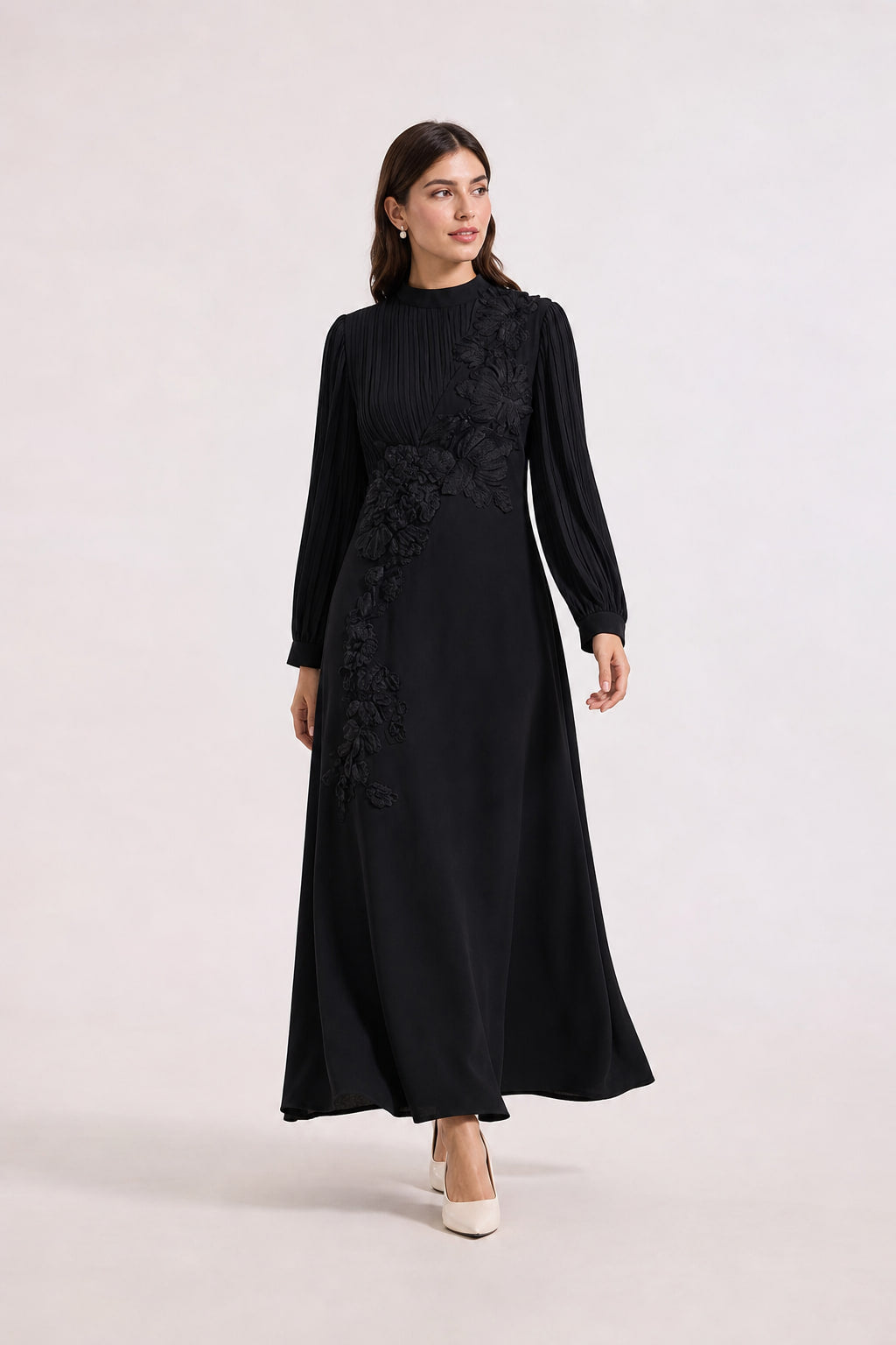 Robe longue en crêpe fluide en mouvement, tombé de la jupe évasée