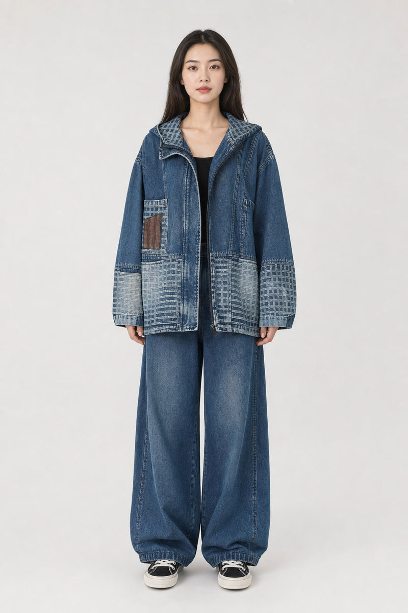 Ensemble denim bleu délavé vu de face, veste oversize zippée à capuche et pantalon large