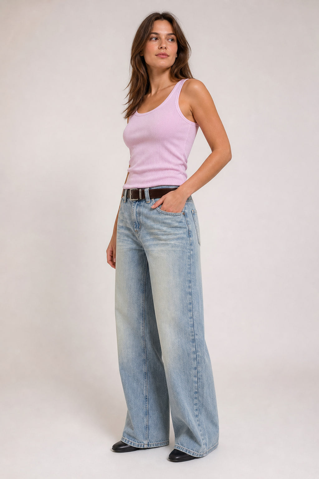 Jean taille haute wide leg vu de trois-quarts droite