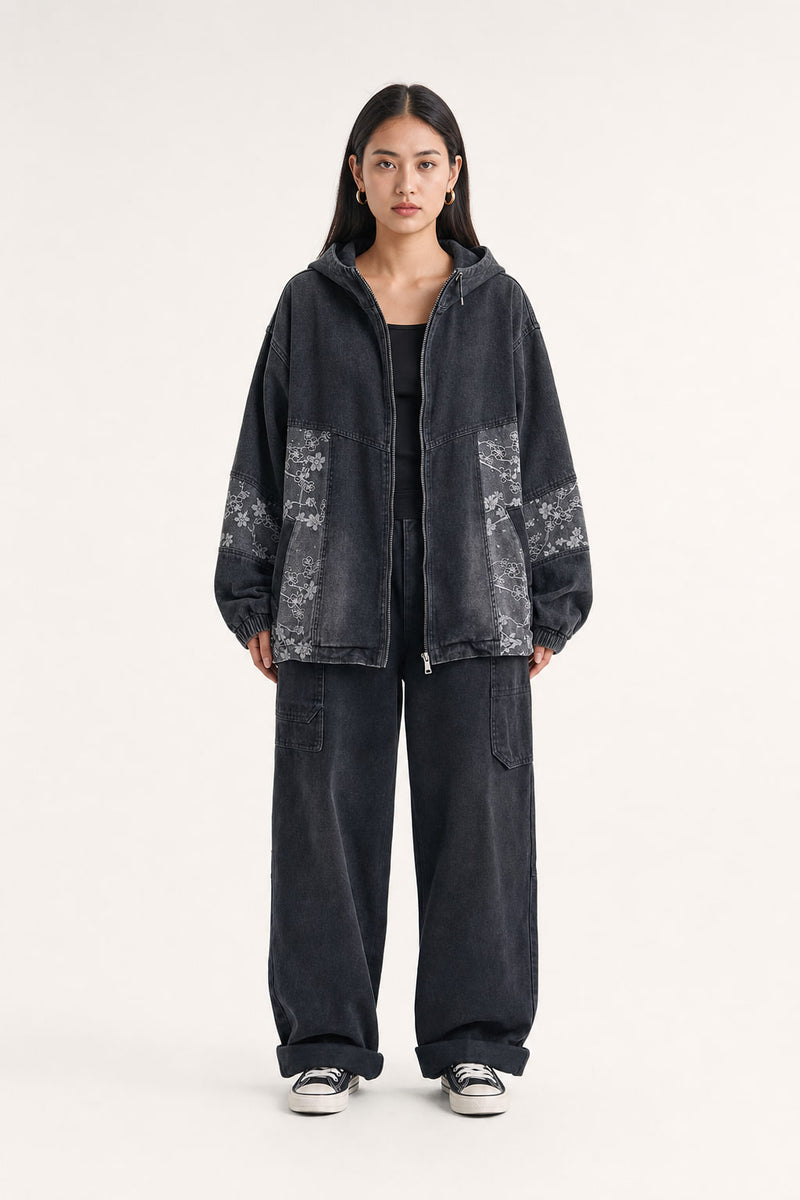 Veste en jean à capuche oversize noire, vue de face, zip fermé