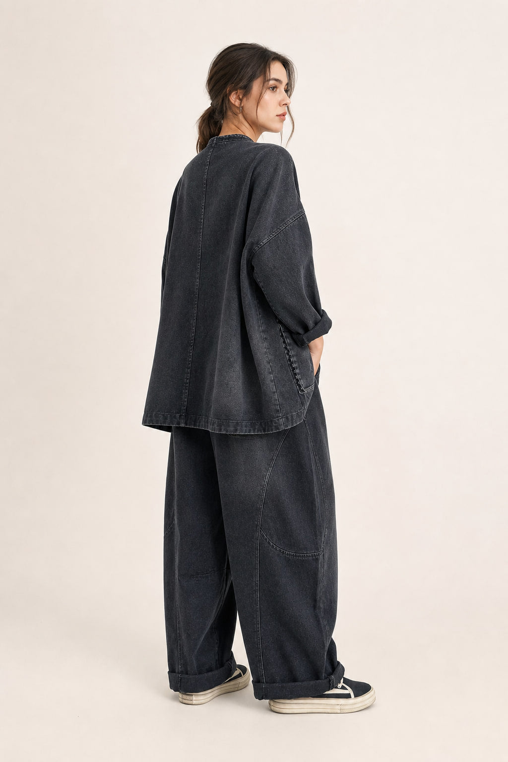 Veste denim oversize vue de trois-quarts droite, col châle kimono