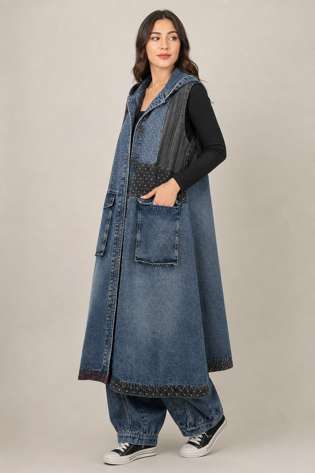 Veste denim patchwork vue de trois-quarts gauche, empiècements à pois et rayures